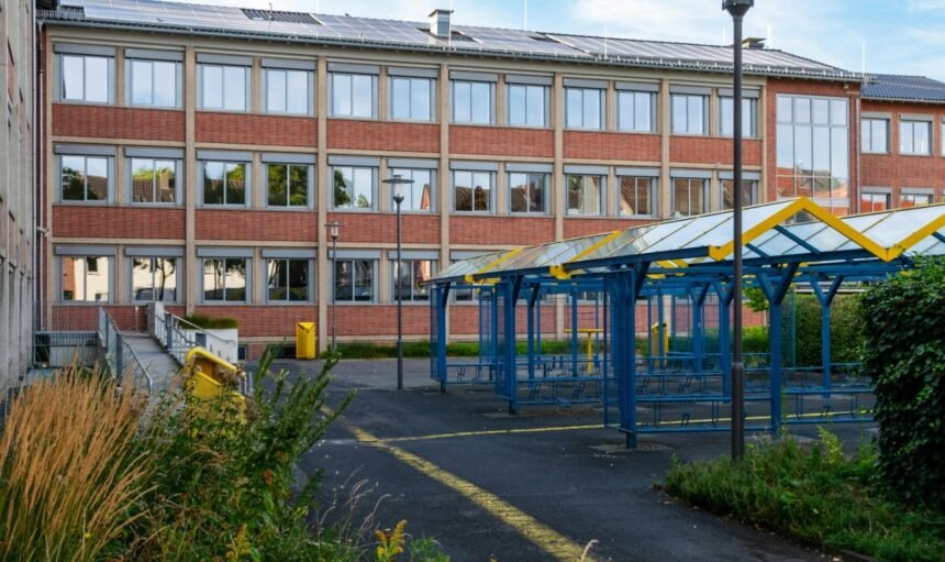 Solarizing Educational Institutions in Gujarat Solar Installation for Schools & Colleges to Reduce Electricity Bills