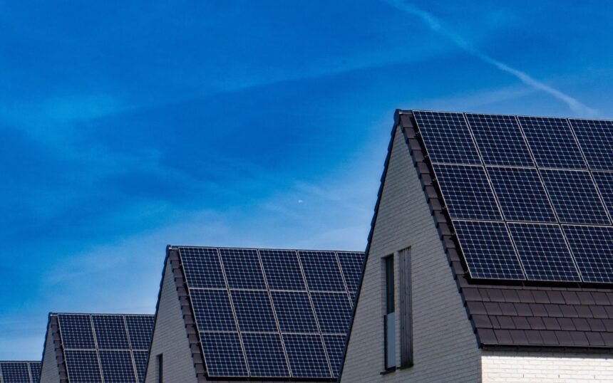 How Vadodara's Logistics Hubs Can Slash Costs with Rooftop Solar