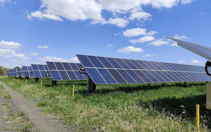 The Role of Artificial Intelligence in Optimizing Large-Scale Solar Park O&M A Lobel Perspective